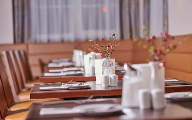 H Hotels