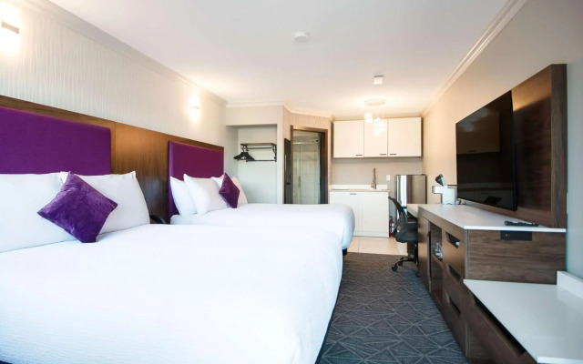 Coast Courtenay Hotel