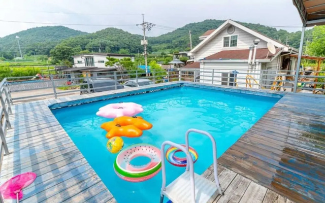 Paju Sandle Pension
