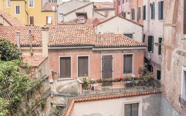 Luxury Apartment On Grand Canal