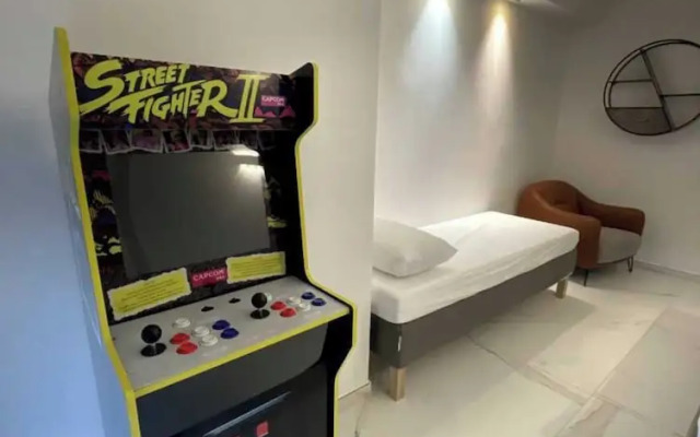 Modern Apartment - 3br- 6P - Palm Beah
