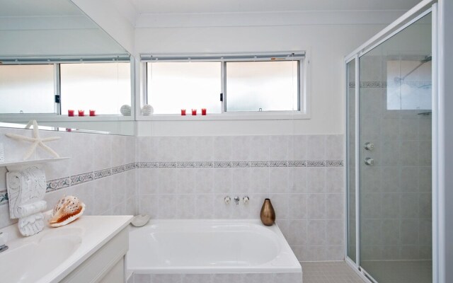 Rocky Point Road, Fantasea, 3, 75