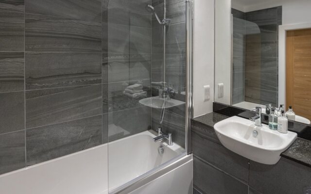 12 Loch View PF Kenmore