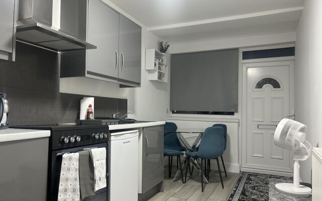 Solihull Cozy Apartment Retreat