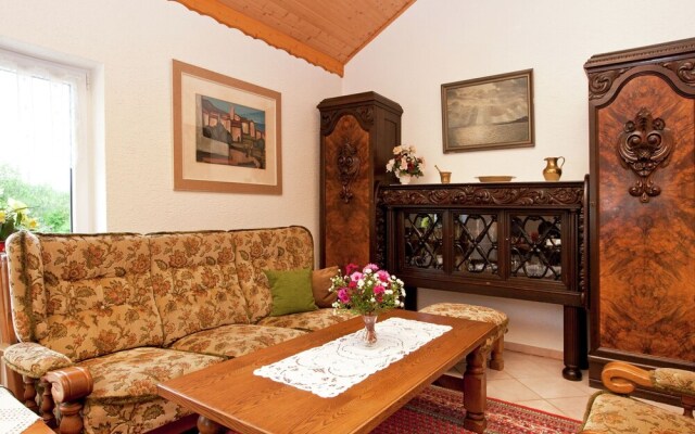 Cozy Holiday Home with Garden in Gees