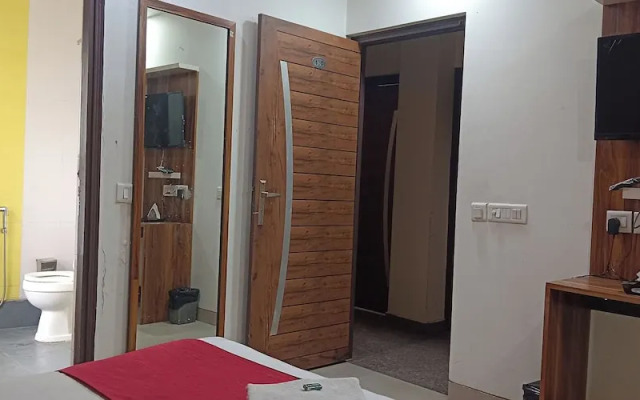 Hotel RTS Plaza Near IGI Airport
