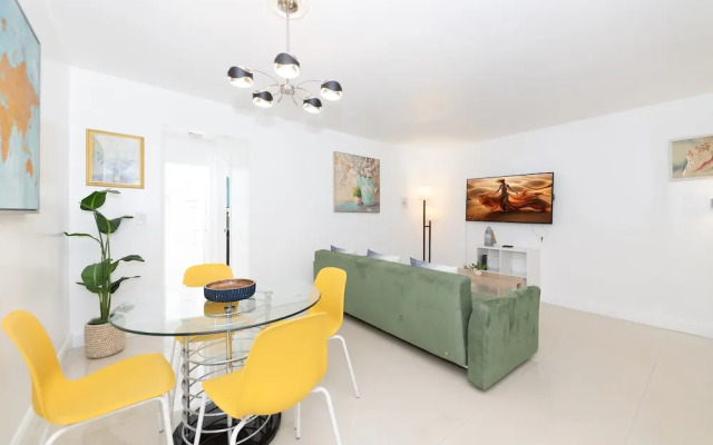 Sofi Beach Apartment