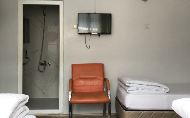 Ari Hotel