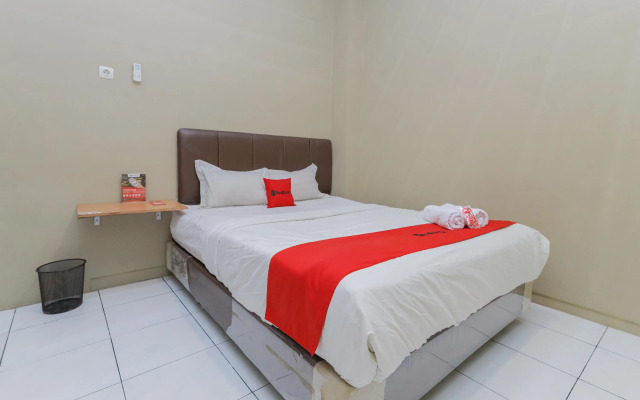 RedDoorz near BG Junction Surabaya