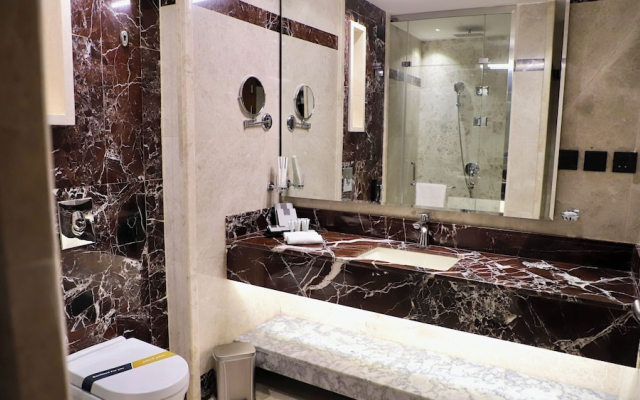 Five seasons Hotel & Spa