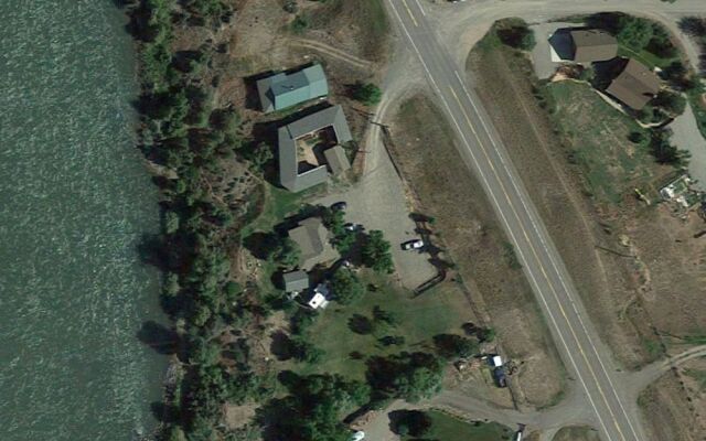 North Yellowstone Lodge and Hostel