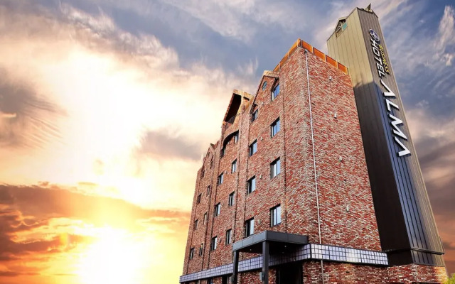 Alma Business Hotel