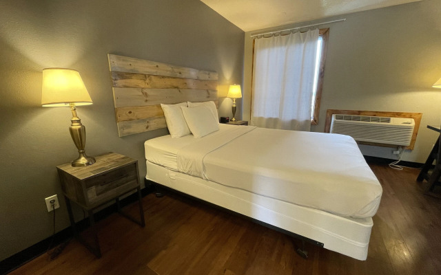 Sunnyside Inn & Suites