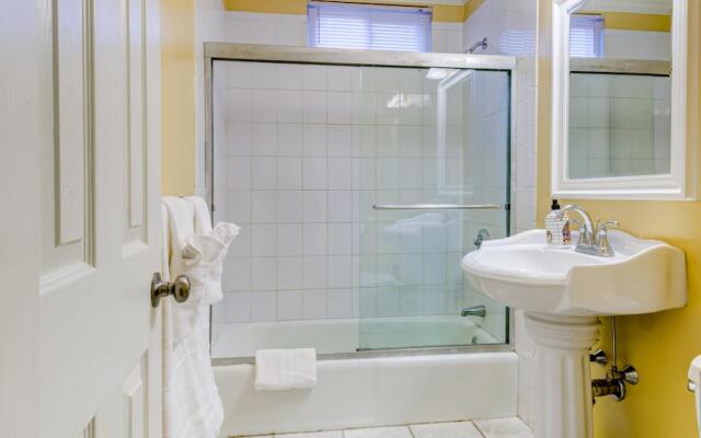 Spacious 2bd/1ba | Ashmont+Parking | 3D TOUR