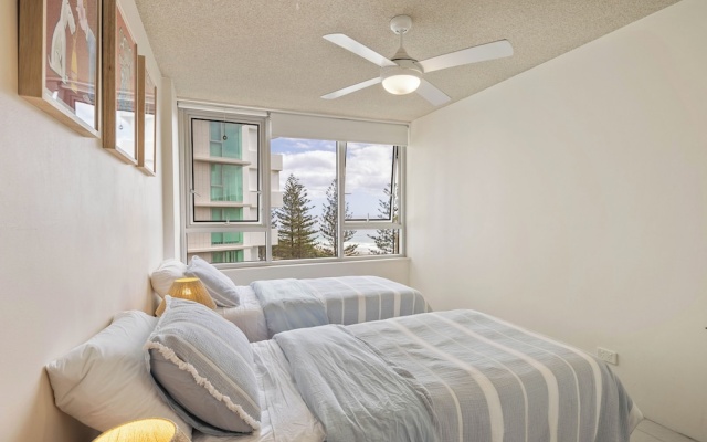 Ambassador 19 Beachside Burleigh Heads – Guest Rooms – Gold Coast