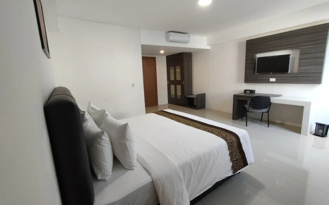 Golden Ganesha Hotel Yogyakarta by Ecommerceloka – Guest Rooms – Banguntapan
