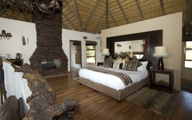 Umzolozolo Private Safari Lodge