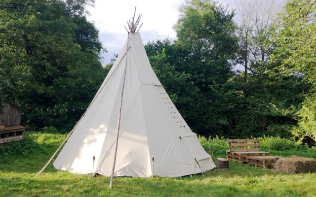 White House on Wye Glamping