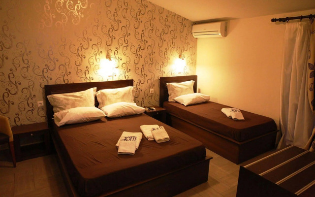 Toti Boutique Rooms