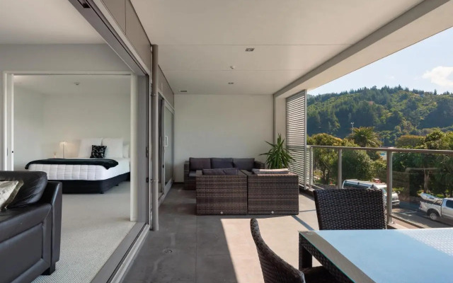 Luxury Waterfront Apartment - Abode No 1