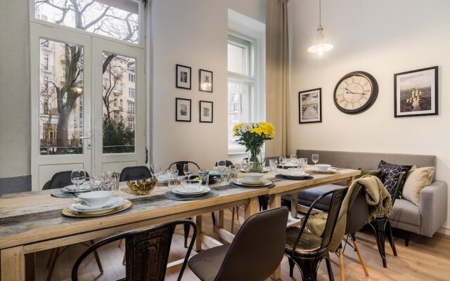 Modern APT in Center by Michal&Friends