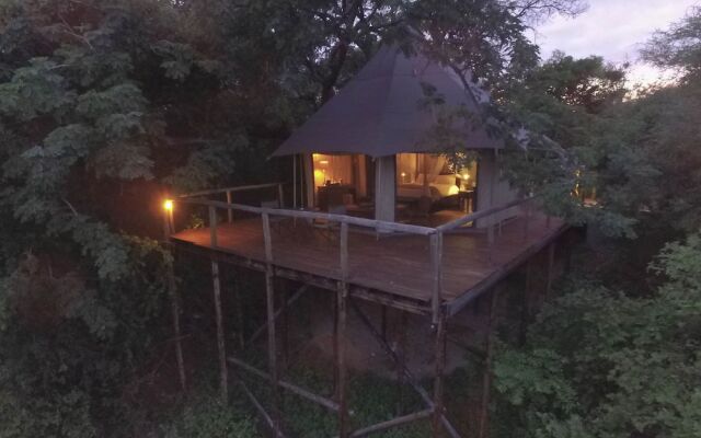 Taranga Safari Lodge