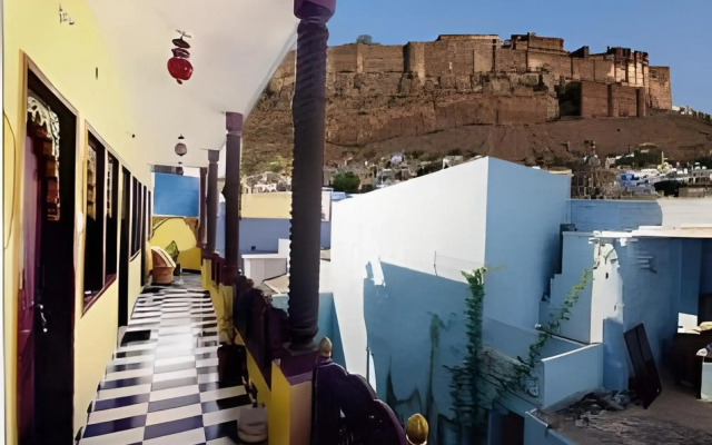Sarvar Guest House