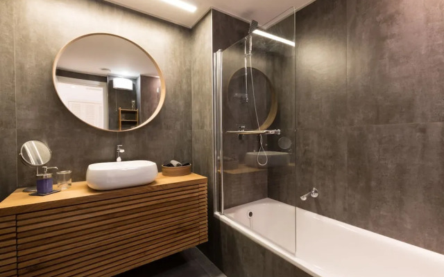 High Class Condo at Marina by FeelHome