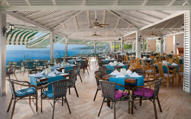 Aska Just In Beach – All Inclusive