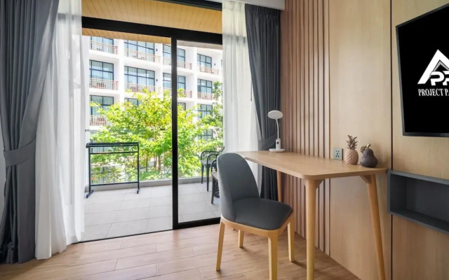 Wyndham Gardens 1321 Studio, 1min to Naithon Beach