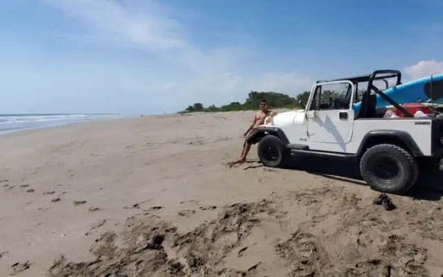Balcony Bedroom Suite w Romantic Sunsets - AC - Pool