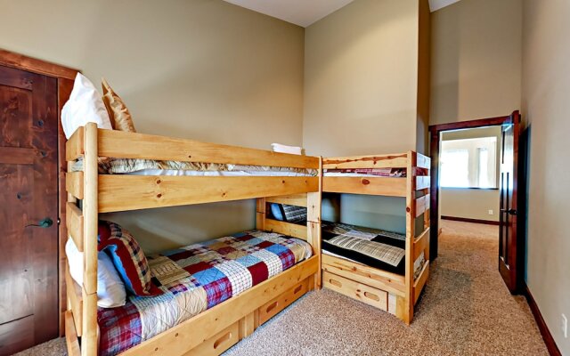 High End Executive Tahoe Home by RedAwning