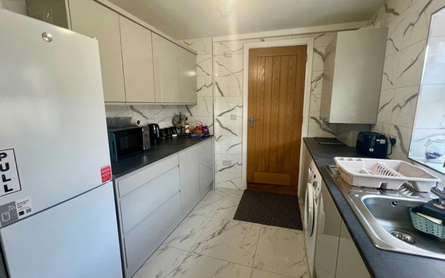 Construction Crew Quarters:5brfree Wifi & Parking