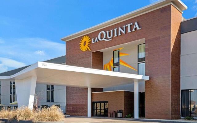 La Quinta Inn & Suites by Wyndham Columbus MS