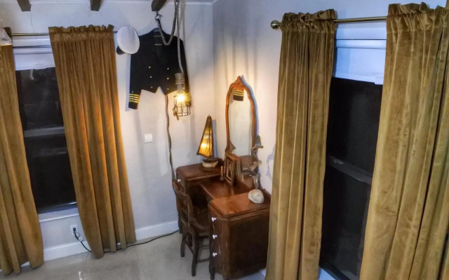 The Captain's Quarters