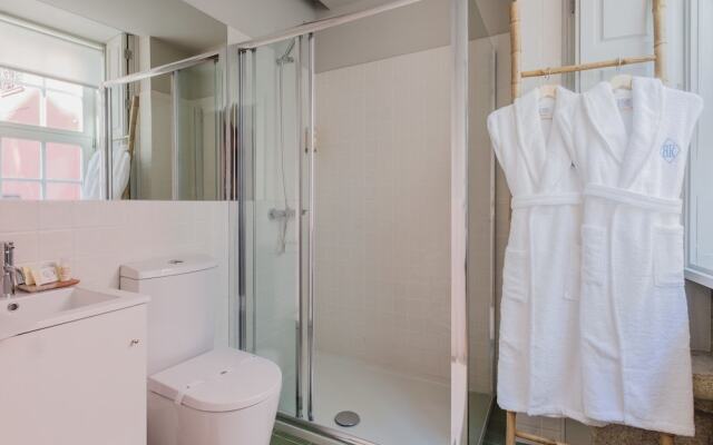 Boutique Rentals Flores Exclusive Charm