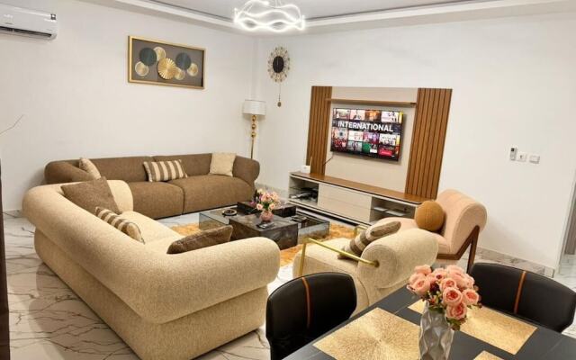 Everluxe Residence