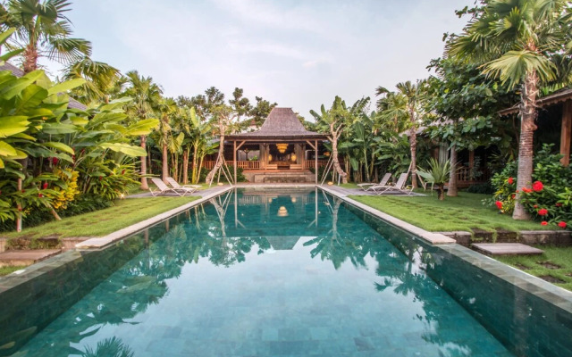 Marika Sawah Villas-6Bedroom Private Pool