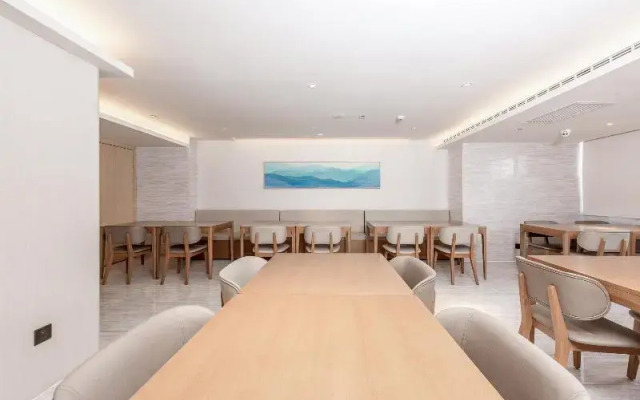 Ji Hotel (Xi'an Zhangba North Road Subway Station)