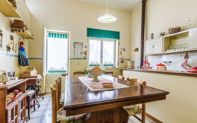 Traditional Holiday Home in Ragalna With Balcony
