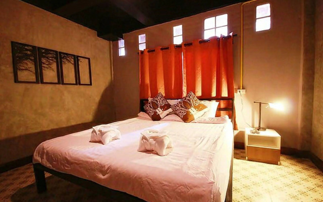 Baan Chalok Hostel