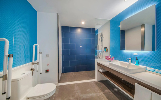 Holiday Inn Express Shanghai Xuhui Binjiang by IHG