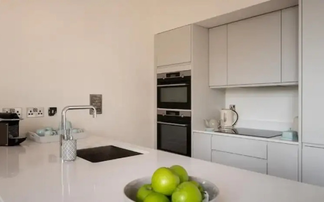Cathedral Yard - An Exclusive Private Apartment on Cathedral Green, Exeter