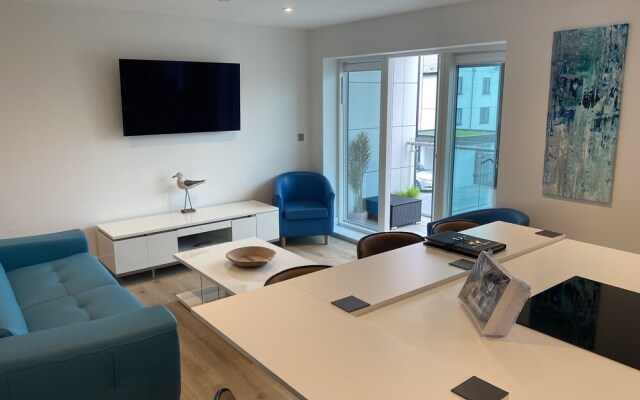 Stunning Cliff Edge Apartment in Newquay