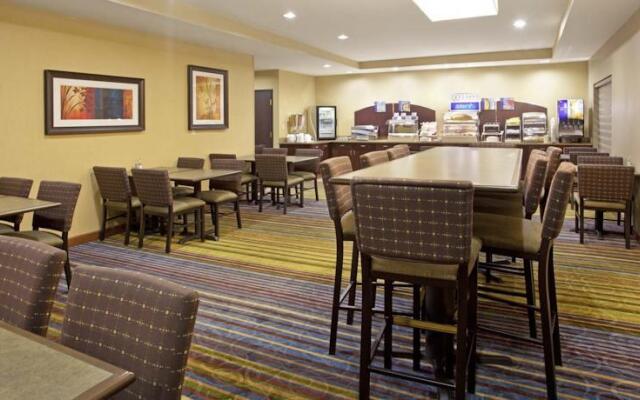 Holiday Inn Express Charleston South