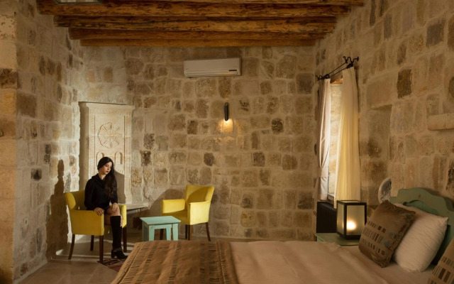 Acropolis Cave Suite