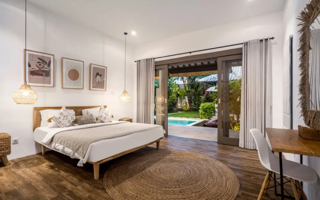 Villa Moju by Alfred in Bali - Tropical 3BR Escape w Private Pool Lush Garden in Bumbak Canggu – Guest Rooms – Kerobokan