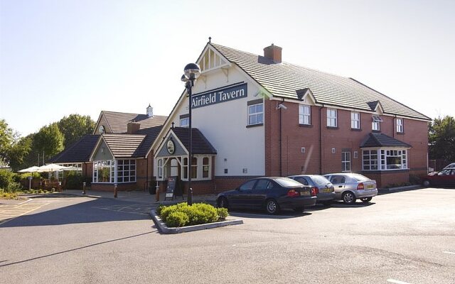 Premier Inn  Yeovil Airfield