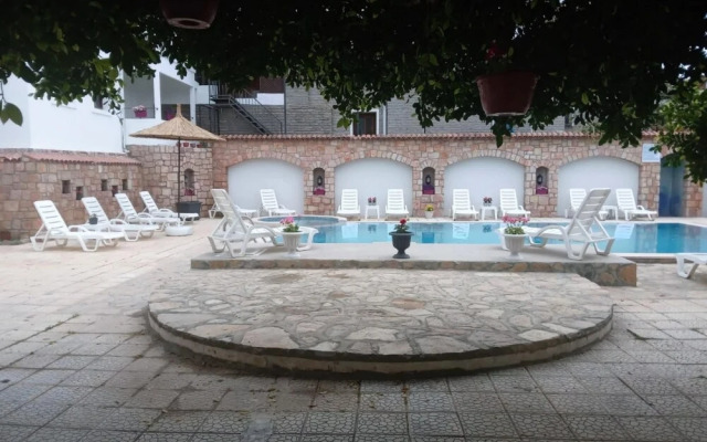 Central Flat With Shared Pool Near Beach in Bodrum