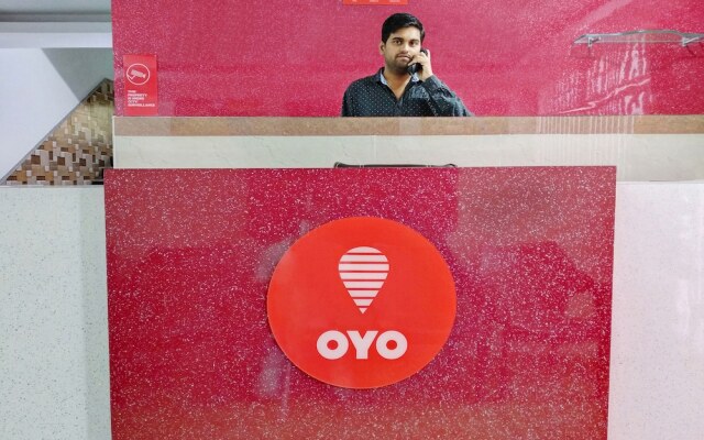 OYO 11093 Hotel Rathod Suites